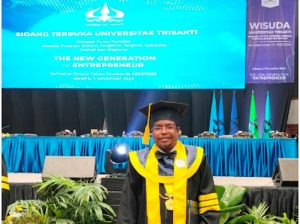 Putra Papua Ini Ikuti Wisuda Doktor di Universitas Trisakti, Selamat